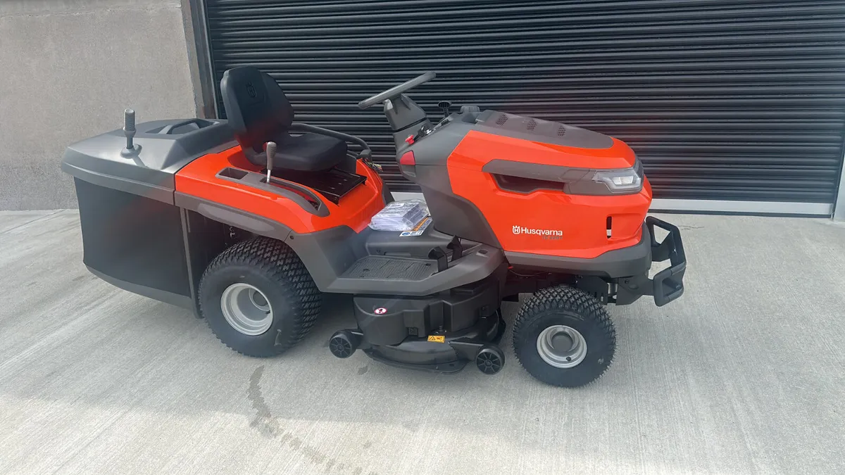 Husqvarna TC220T ride on Lawnmower NEW MODEL - Image 3