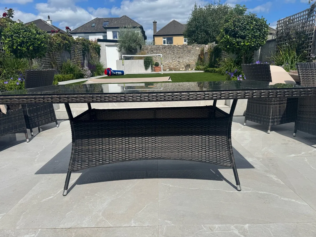 8 Seat Garden Dining Set - Image 2