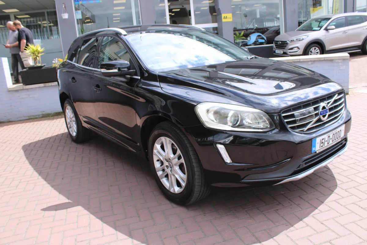 VOLVO XC60 2.0D4 SE CROSS COUNTRY 5DR ESTATE AUTO - Image 1