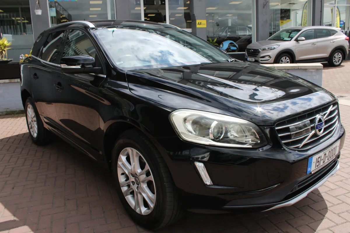 VOLVO XC60 2.0D4 SE CROSS COUNTRY 5DR ESTATE AUTO - Image 2