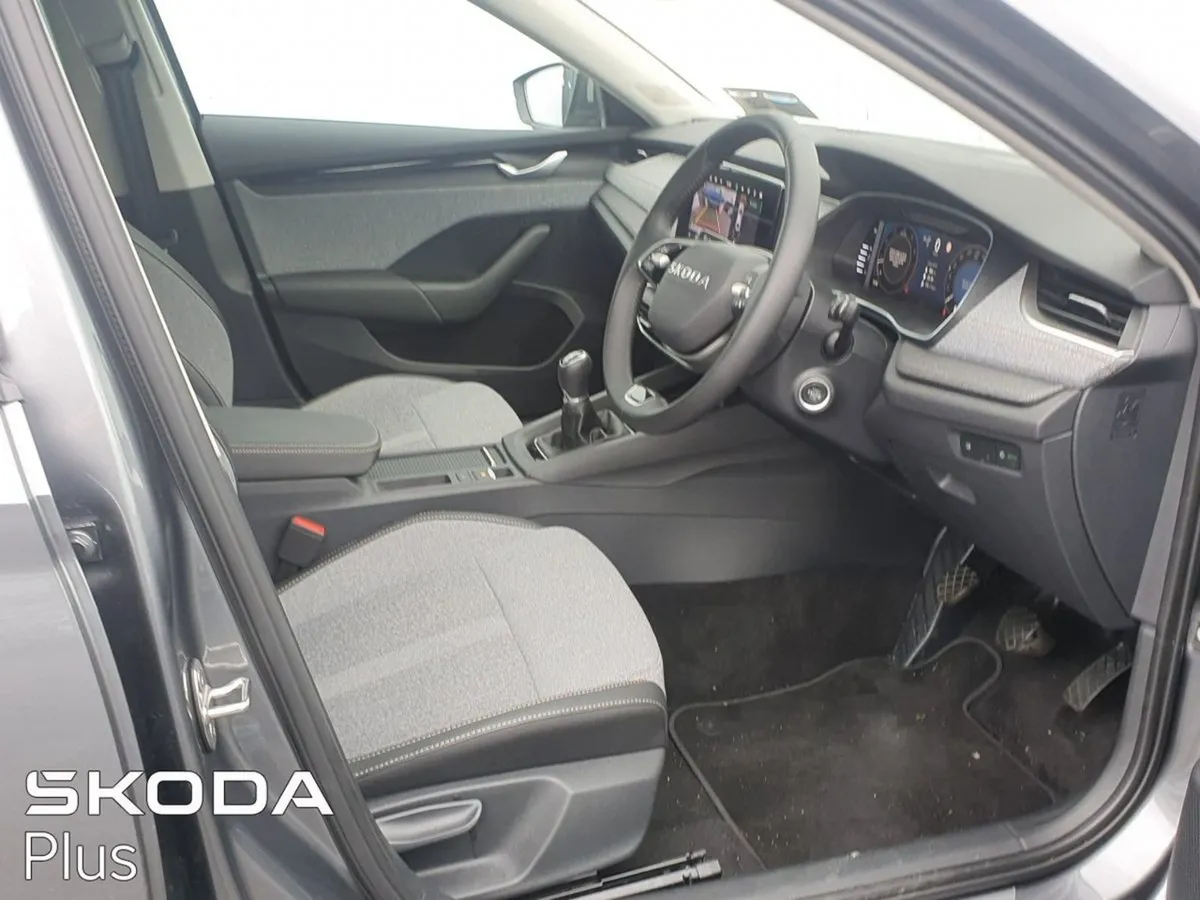 Skoda Octavia Selection Plus 1.5tsi 115HP  305 on - Image 3