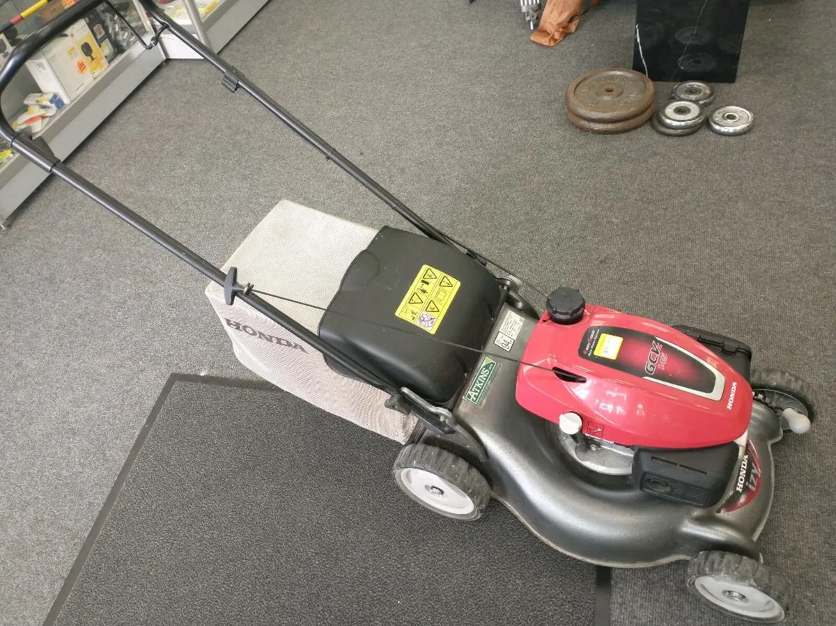Honda Izy Petrol Lawnmower HRG 466 - Image 1