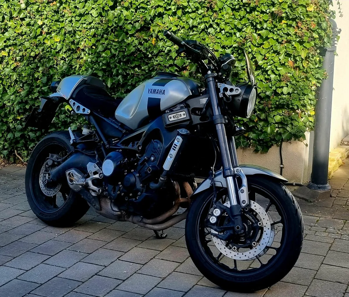 YAMAHA XSR 900 - Image 1