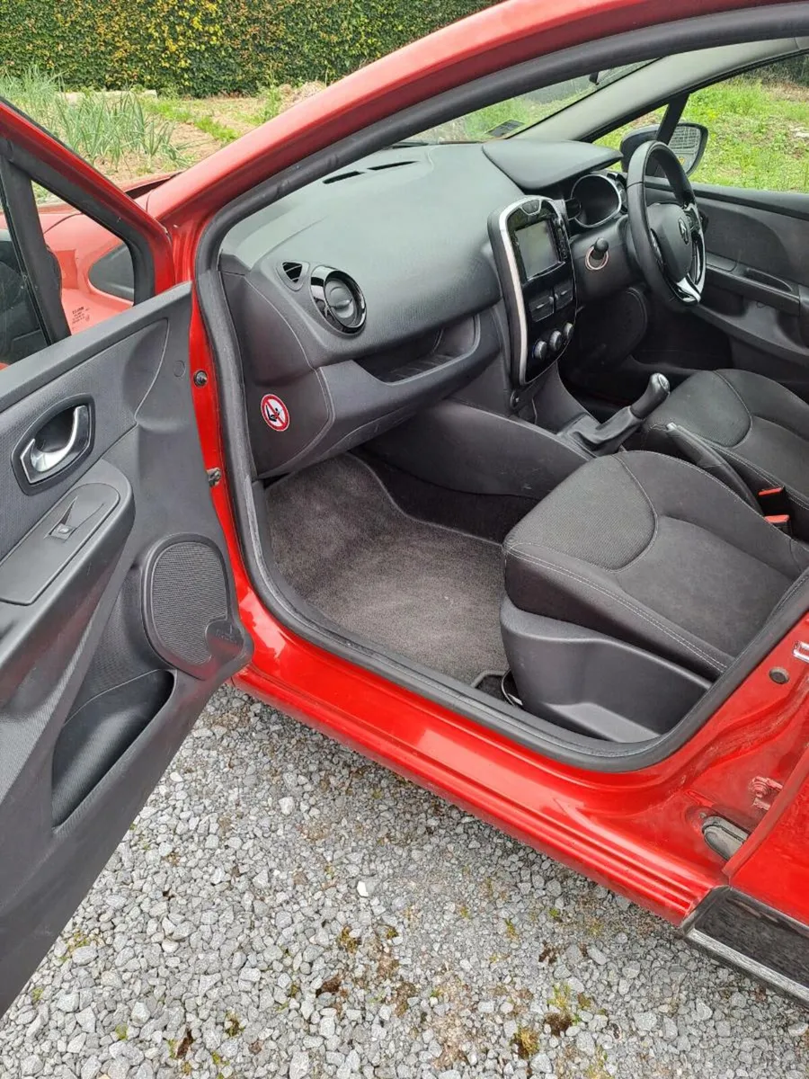 Car - Image 4