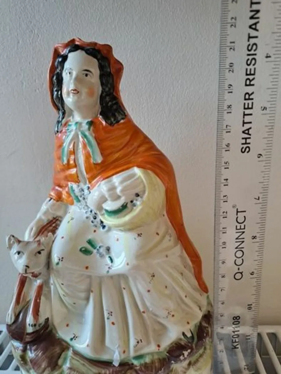 Vintage Red Riding Hood figurine - Image 4