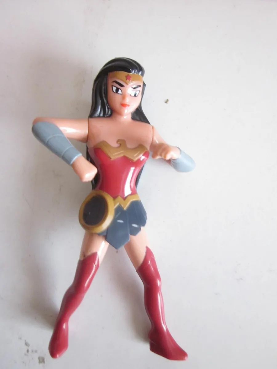 Burger King Wonder Woman Justice League 4.5" fig - Image 3