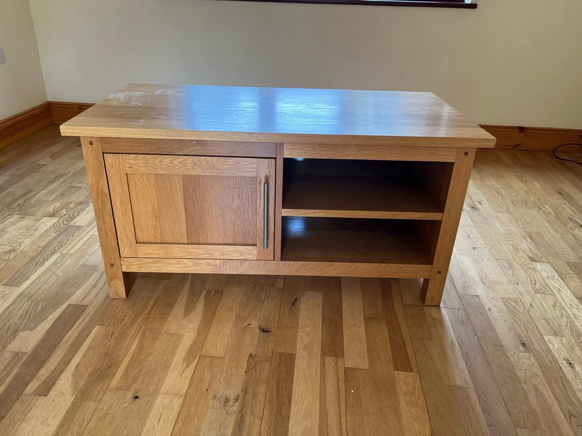 TV Unit - Image 1