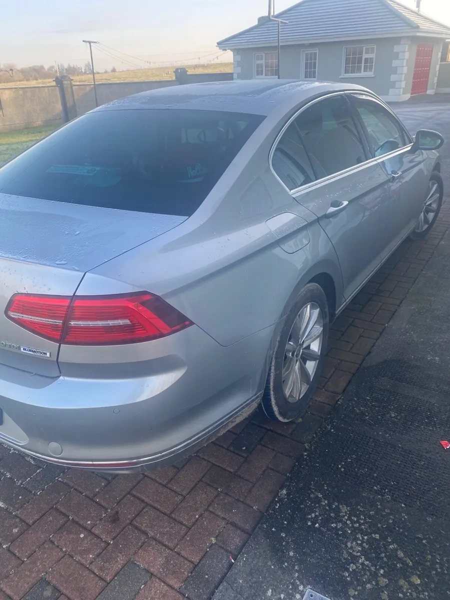 Volkswagen Passat 2017 - Image 1