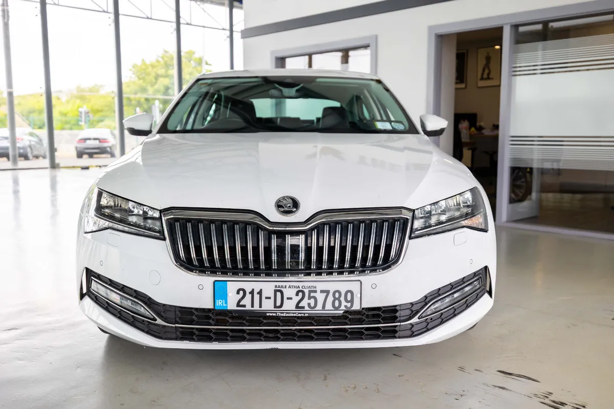 Skoda Superb STYLE 2.0 TDI 150HP 5DR - Image 2