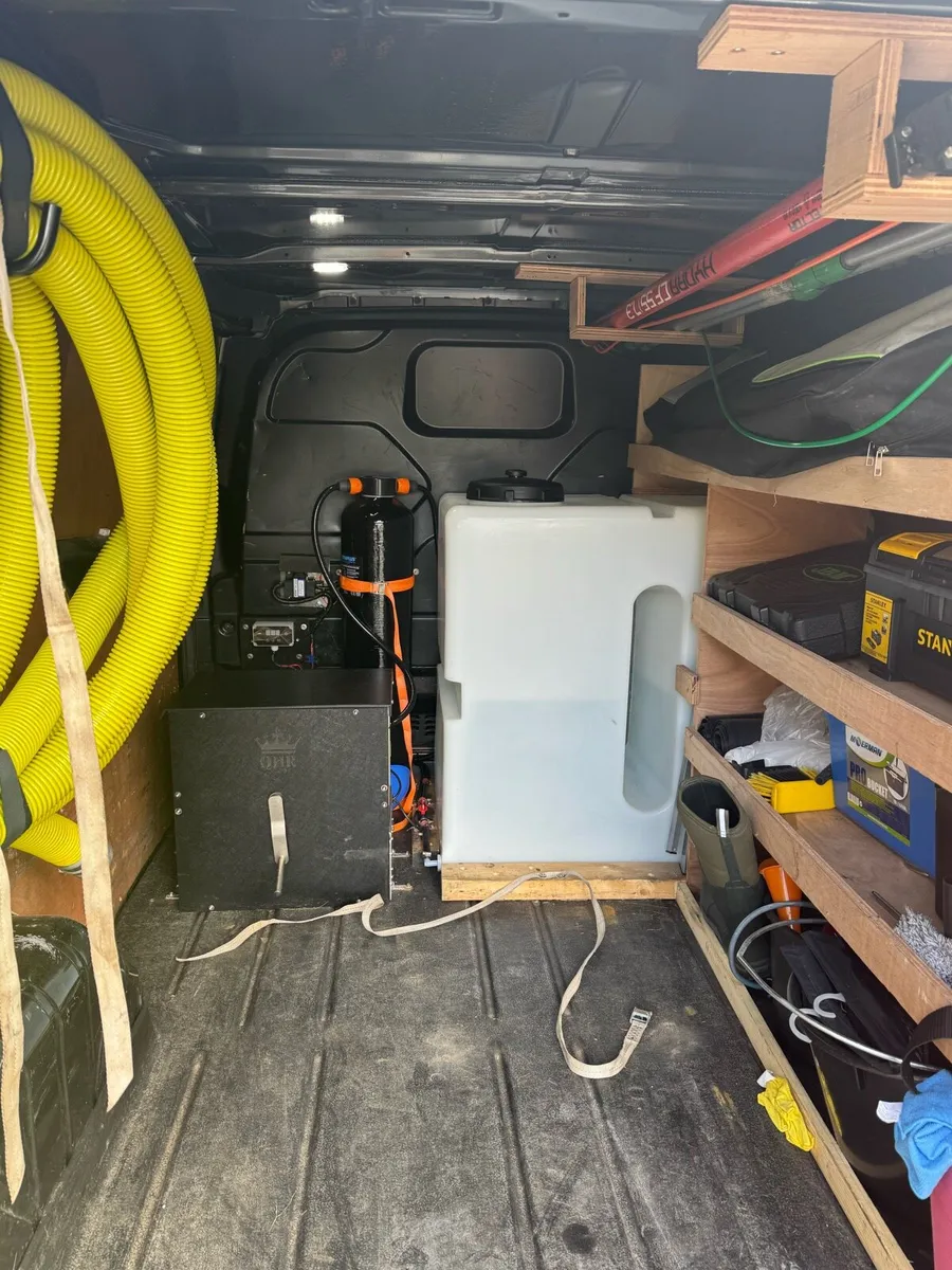 Reach and wash window cleaning system - Image 1