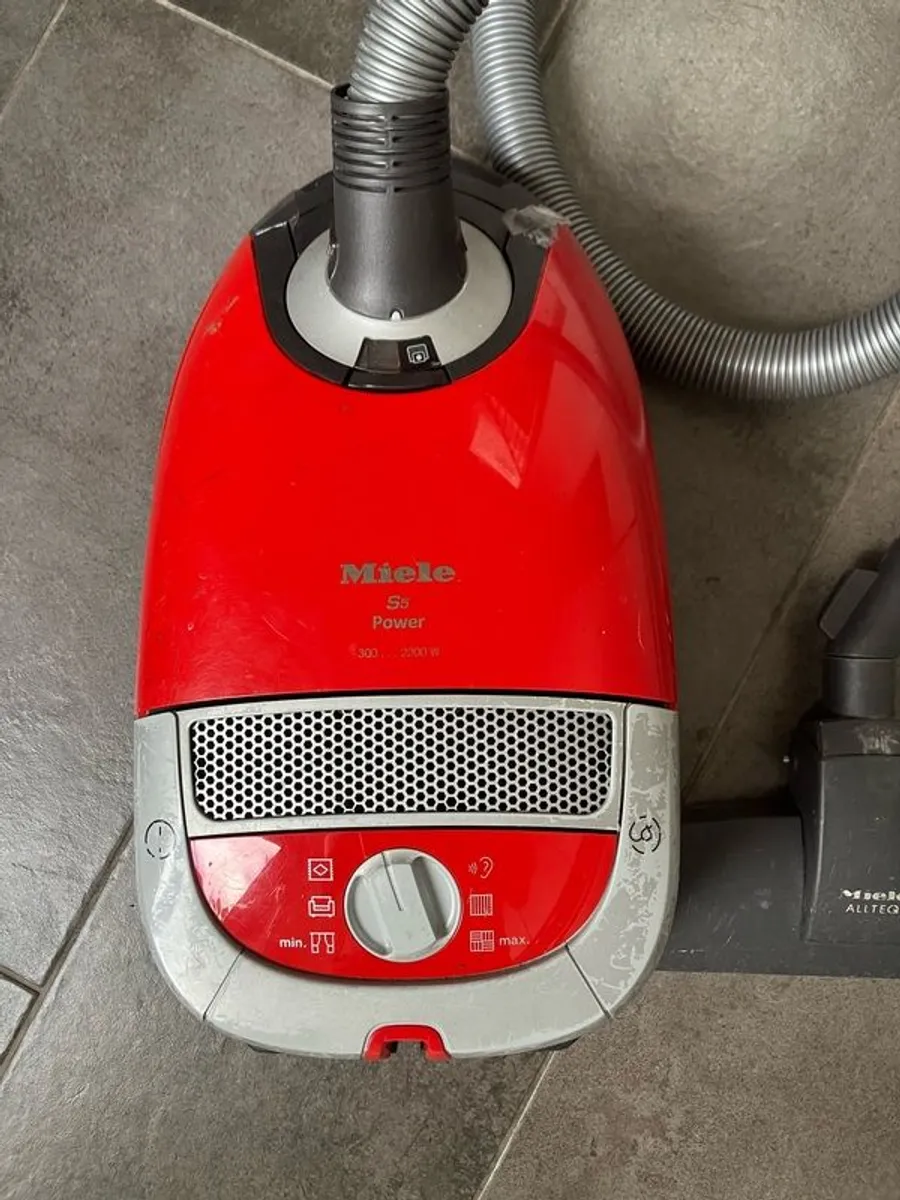 Miele S5 Power Vacuum Cleaner - Image 1