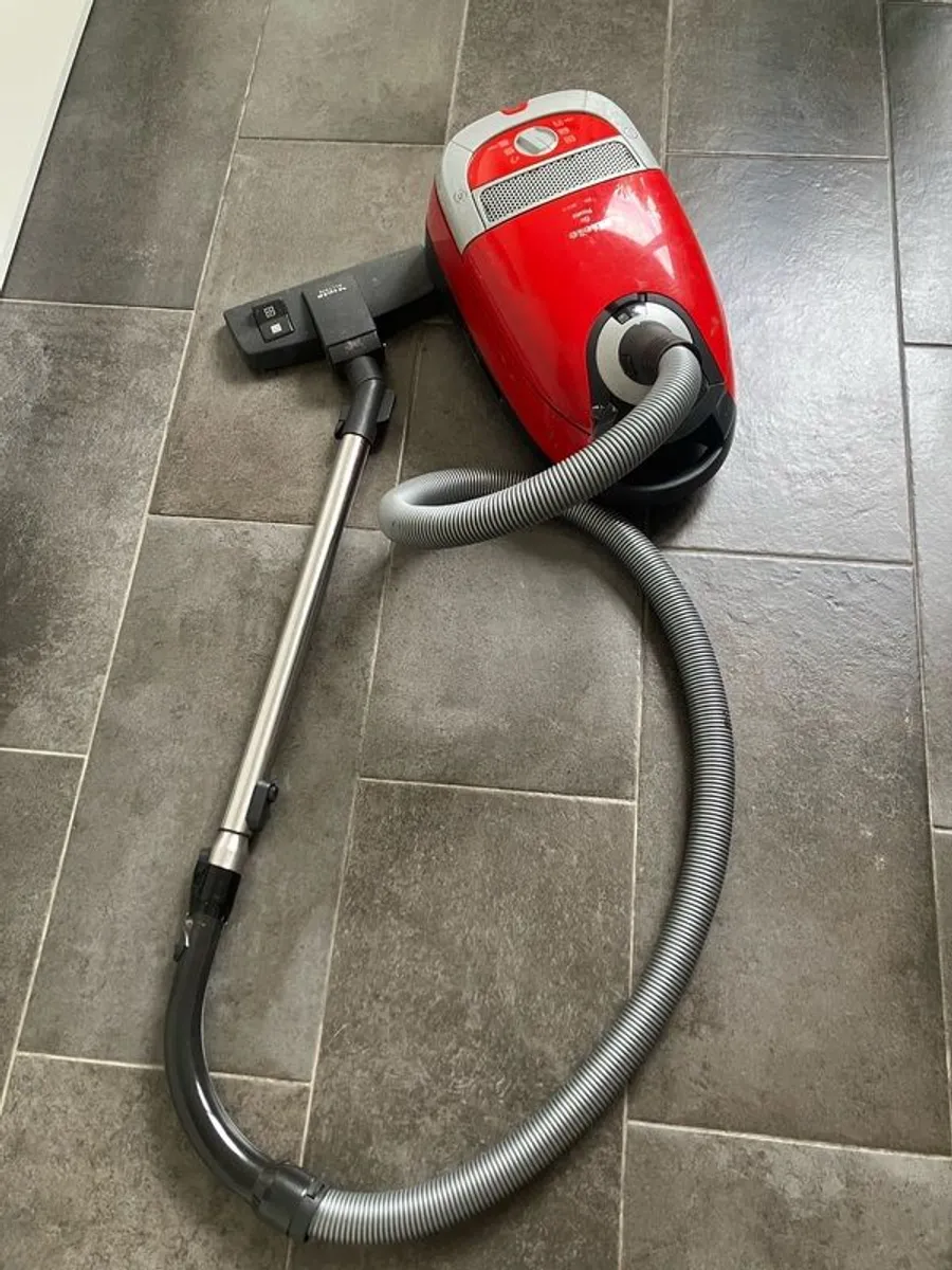Miele S5 Power Vacuum Cleaner - Image 3