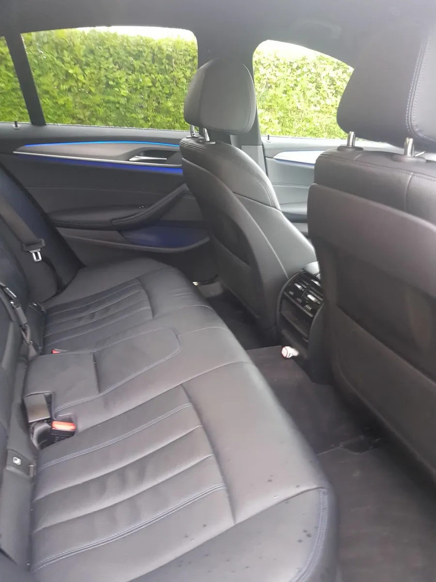 BMW 5-Series 2019 - Image 2