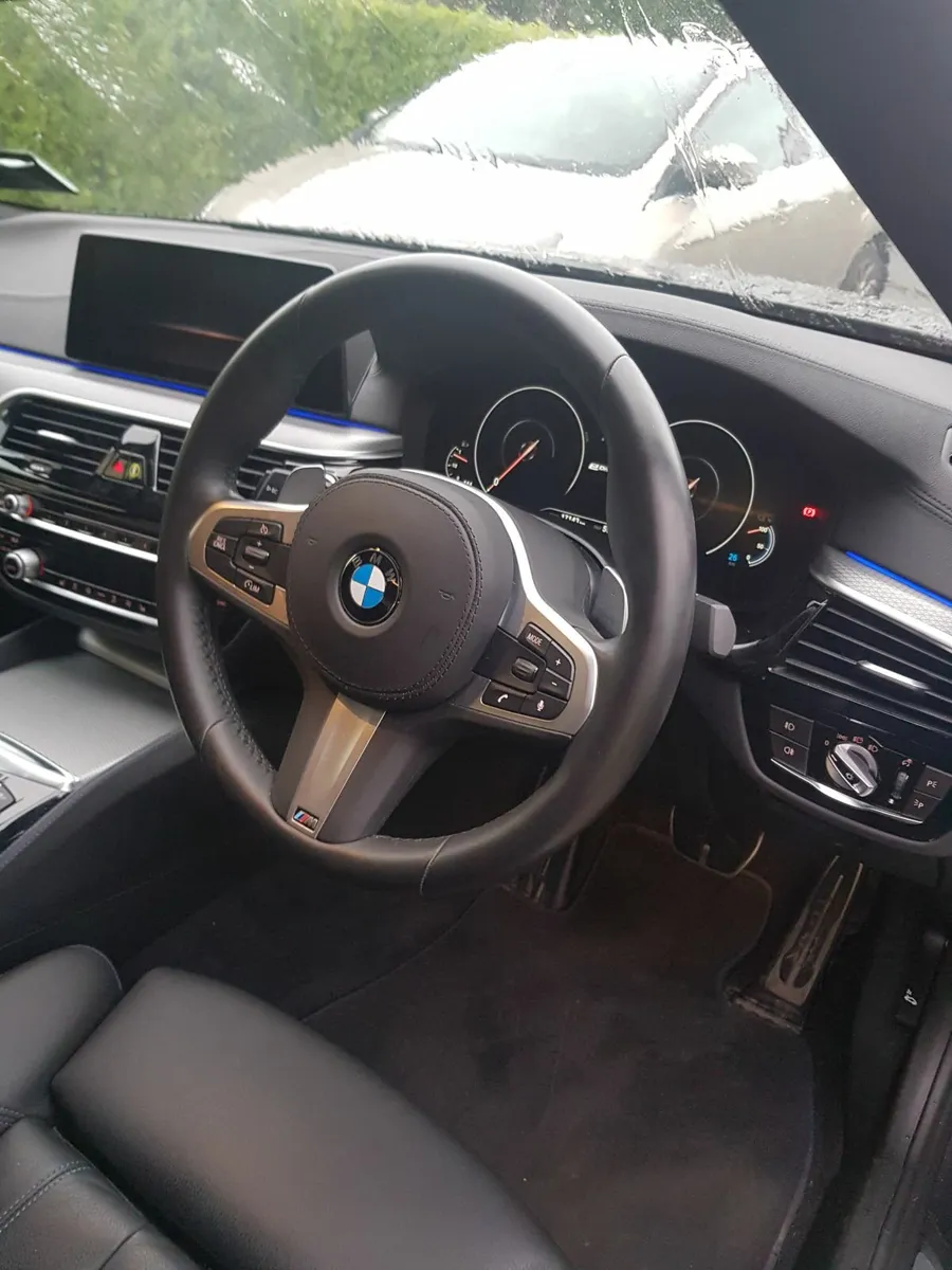 BMW 5-Series 2019 - Image 3