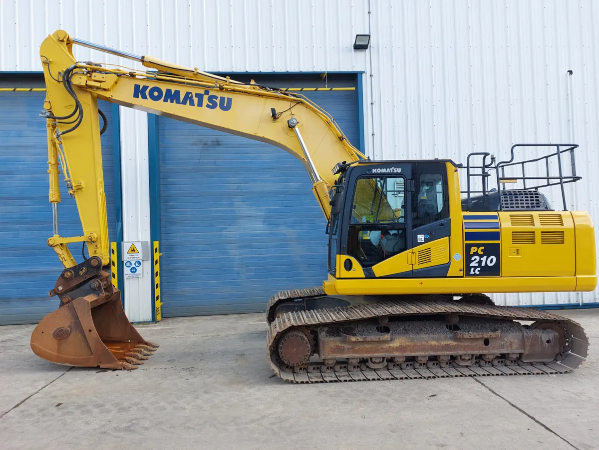 Komatsu PC210LCI-10 - Image 1