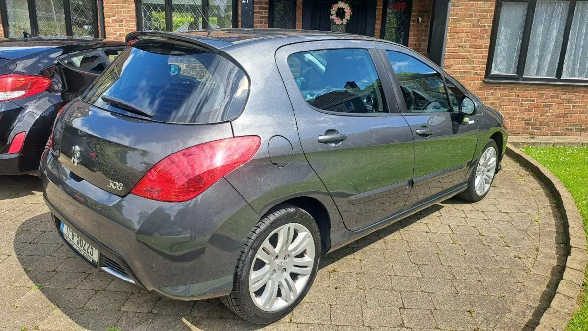 PEUGEOT 308 1.6 hdi 2011 SPORT MODEL  VERY CLEAN - Image 4