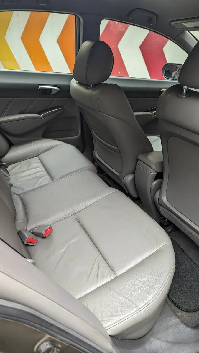 Honda Civic 2007 - Image 2