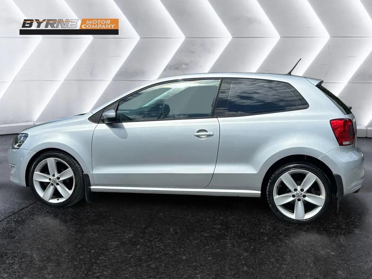 VOLKSWAGEN POLO 1.4 DSG, 2010 - Image 2