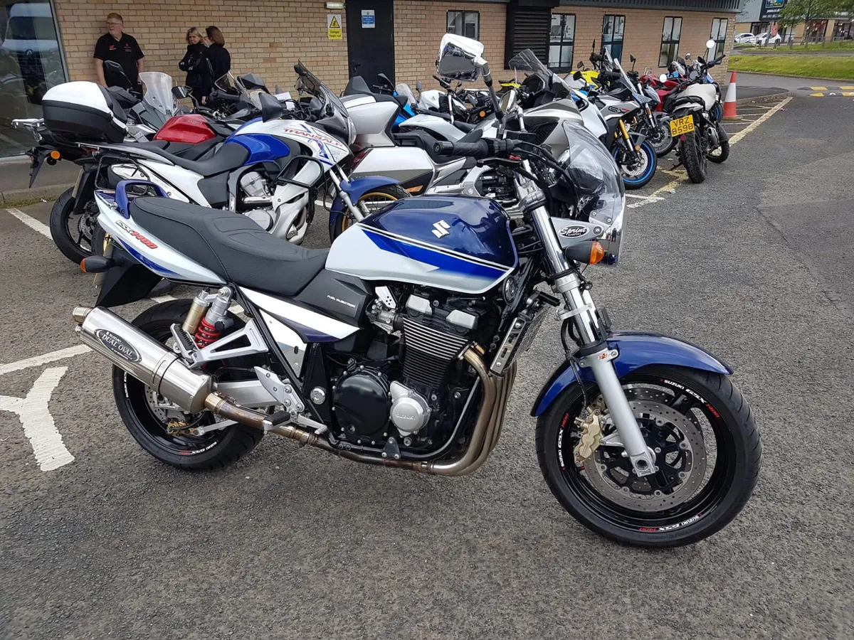 Suzuki GSX1400K5 - Image 1