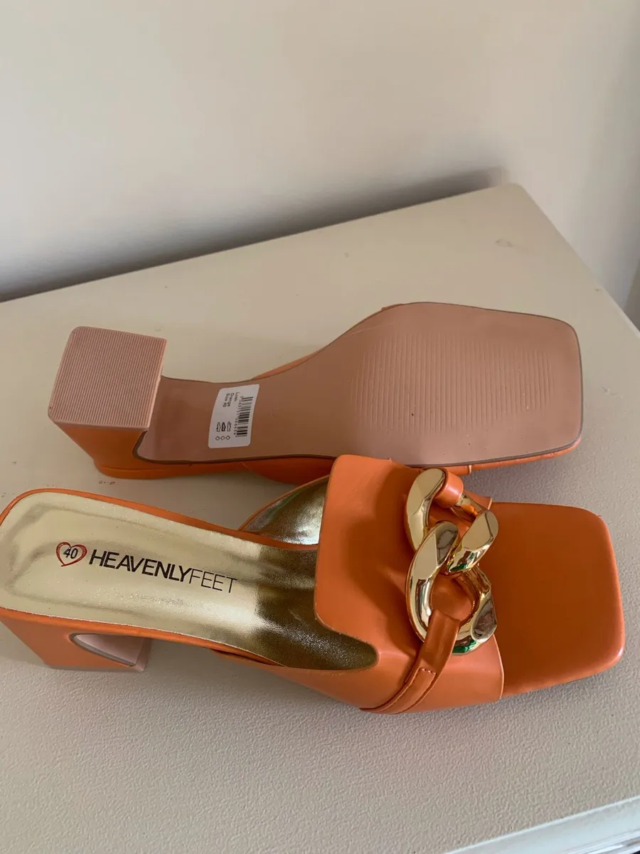Ladies Slip on Shoes - Image 1