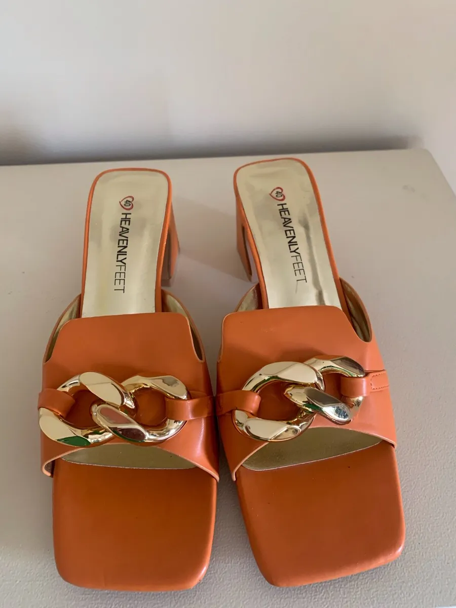 Ladies Slip on Shoes - Image 2