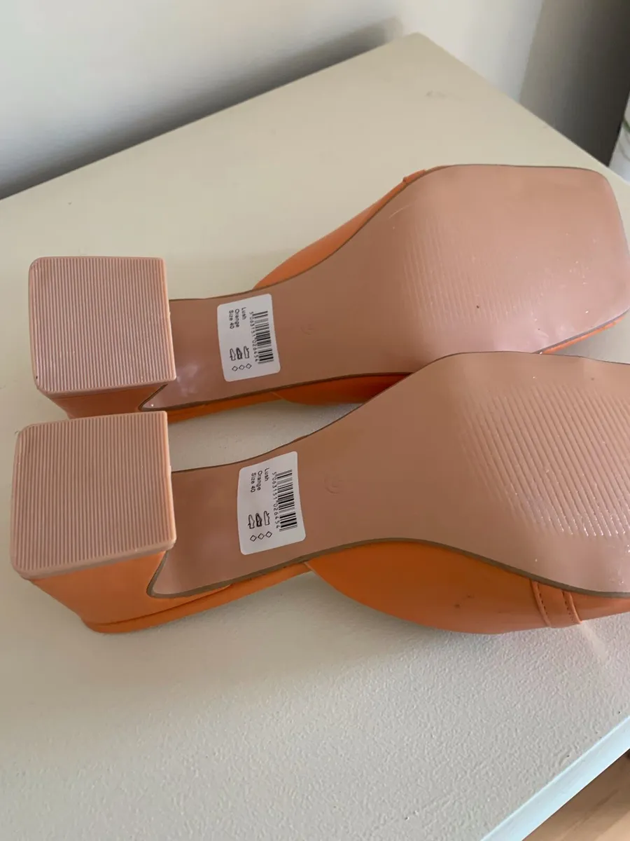 Ladies Slip on Shoes - Image 4