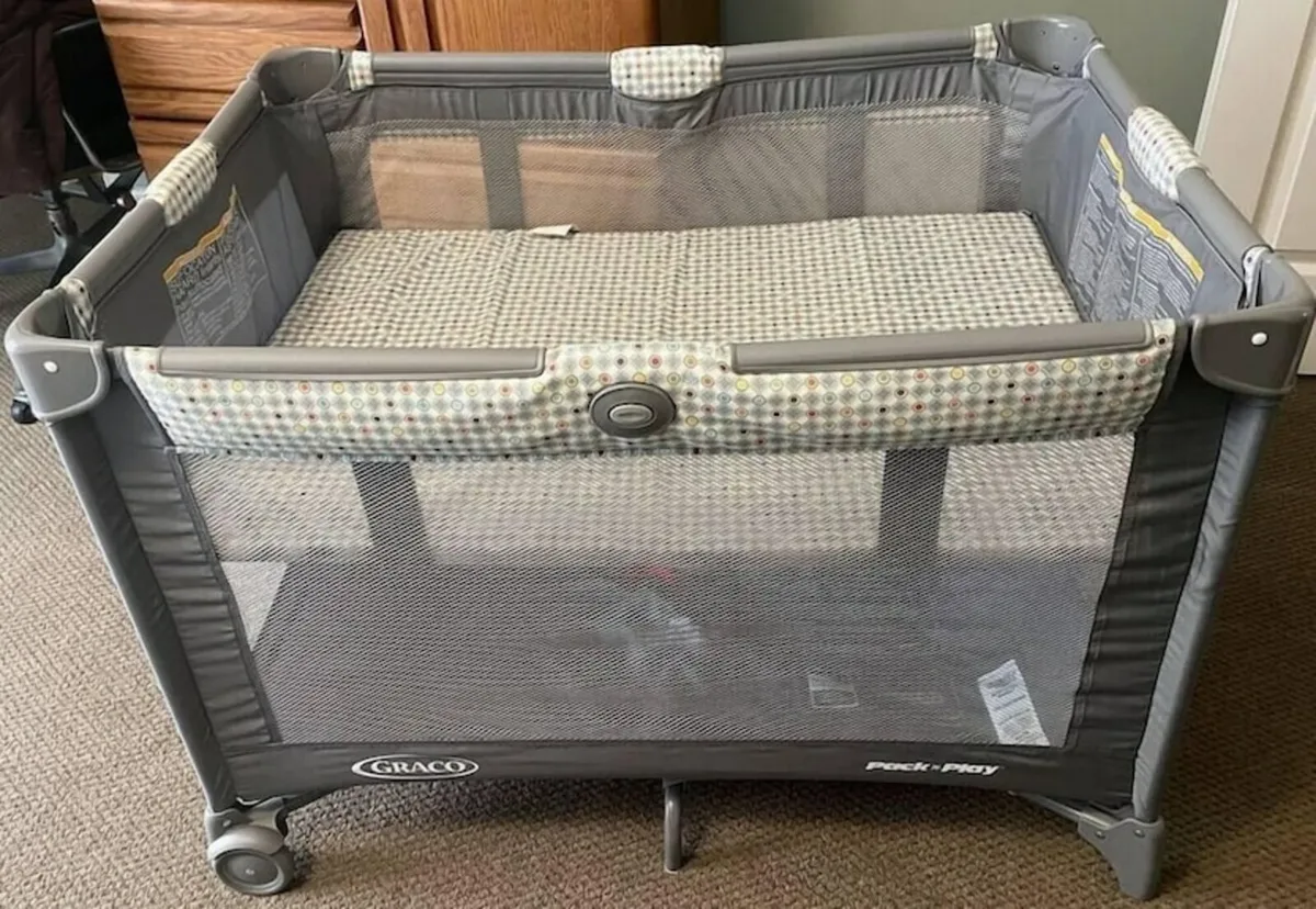 Graco pack n play travel cot - Image 1