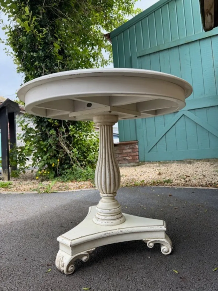 Beautiful vintage round table - Image 2
