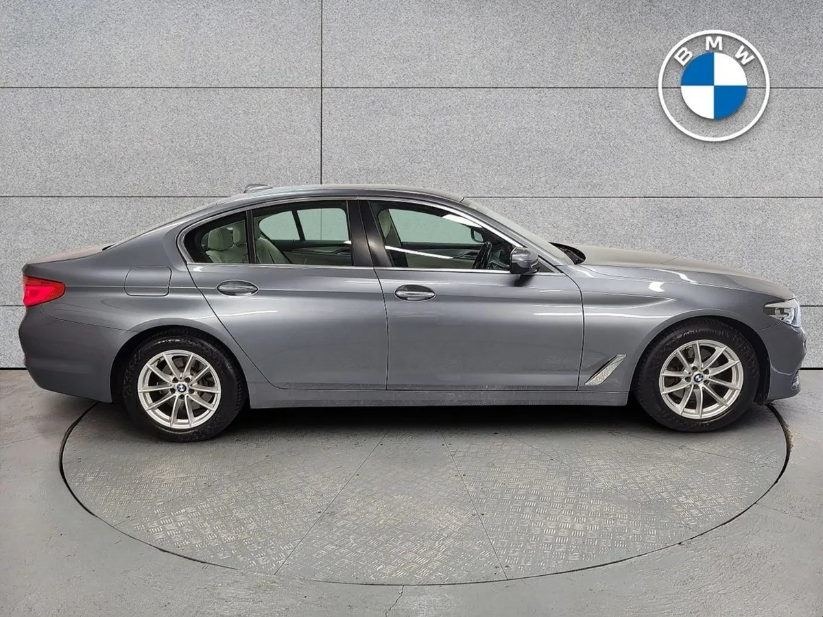 BMW 5 Series 520d SE - Image 4