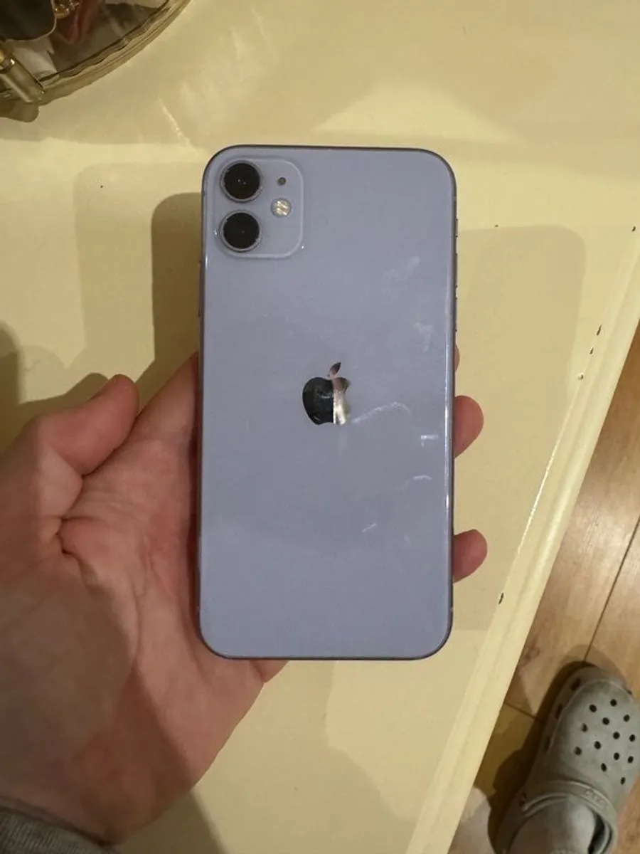 Iphone 11 - Image 2