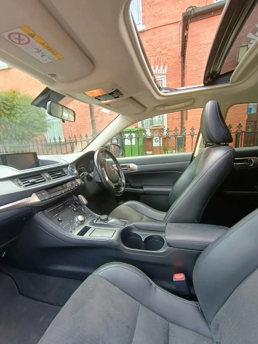 Car - Image 3