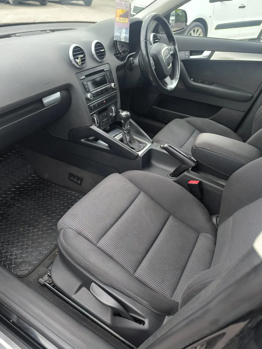 11 Audi A3 1.6 Tdi - Image 2