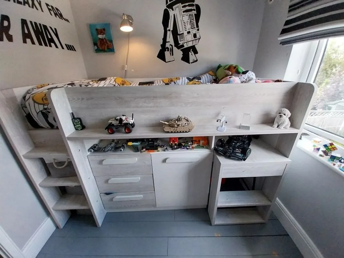 Single bed with integrated Desk and storage - Image 2