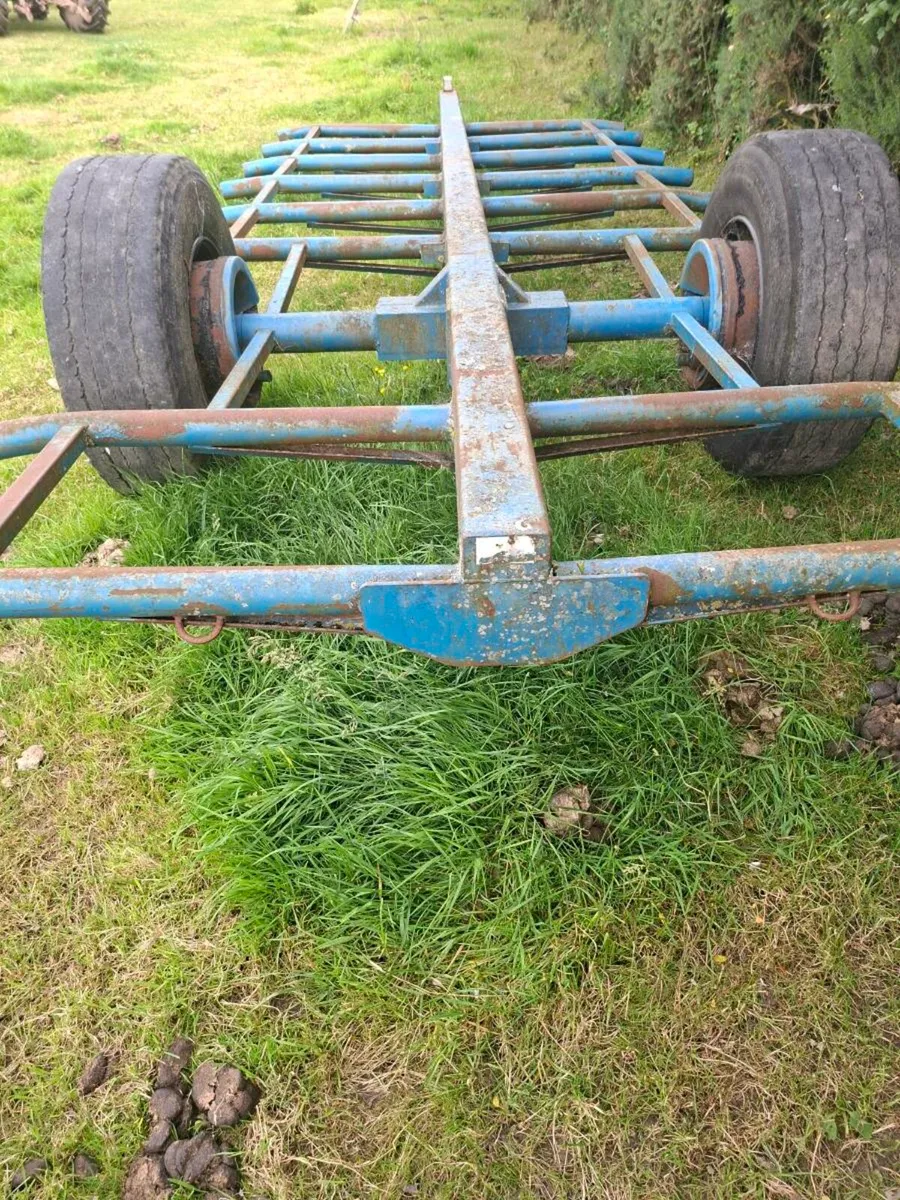 8 bale trailer - Image 3