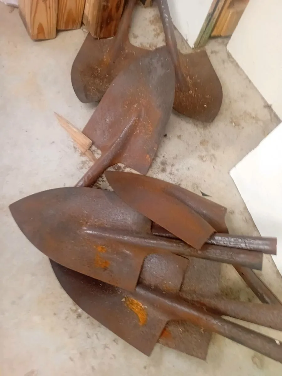 8 shovel heads