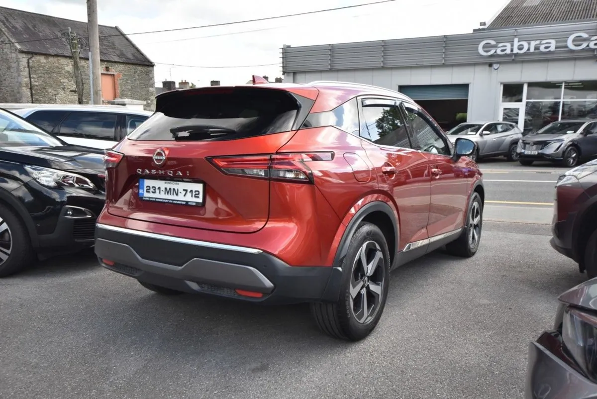 Nissan QASHQAI SV Premium 1.3 Mild Hybrid. 1 Owner - Image 2