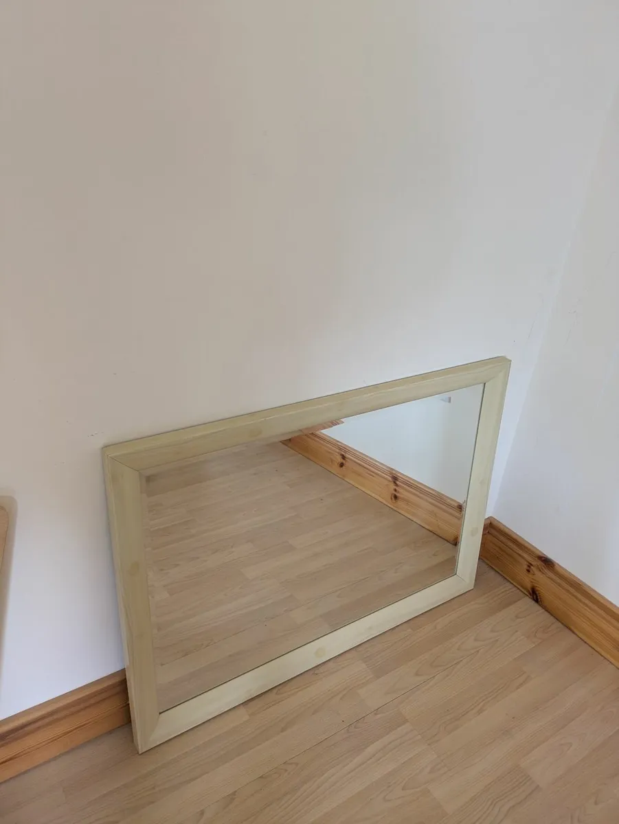 Table, chairs and mirrors - Image 3