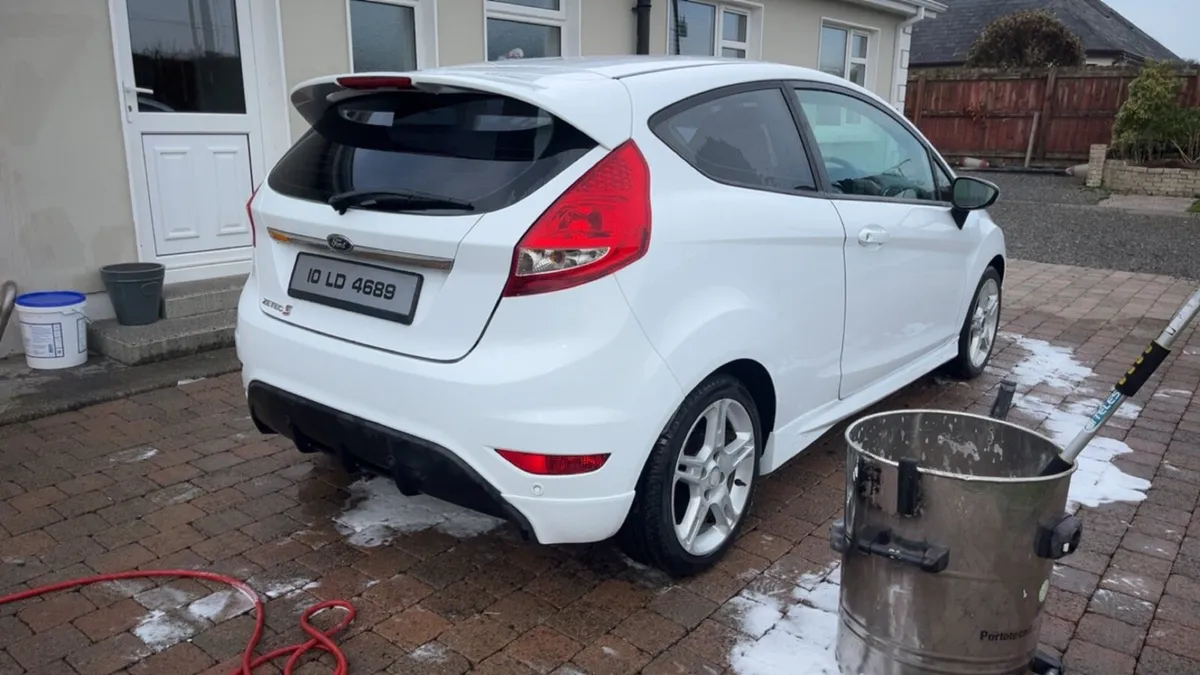 Zetec S Fiesta - Image 4
