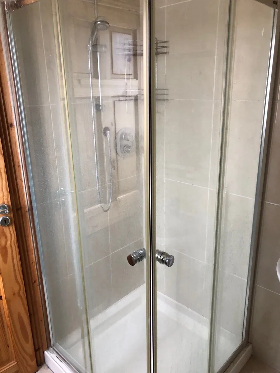 Toilet / sink / shower door - Image 3