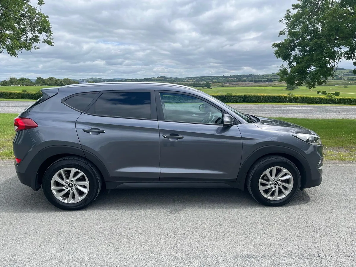 Hyundai Tucson 2017 Executive 2.0 4WD - Image 2