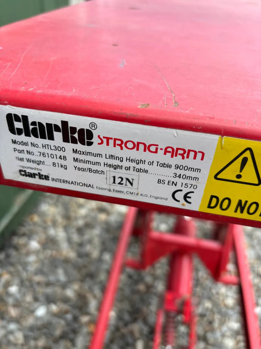 Clarke Strong Arm Hydraulic Lift Table - Image 3