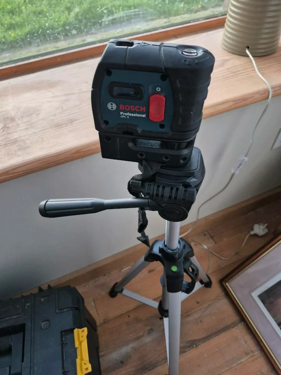 Bosch GPL 5 Professional 5point Laser Tripod & Bag - Image 2