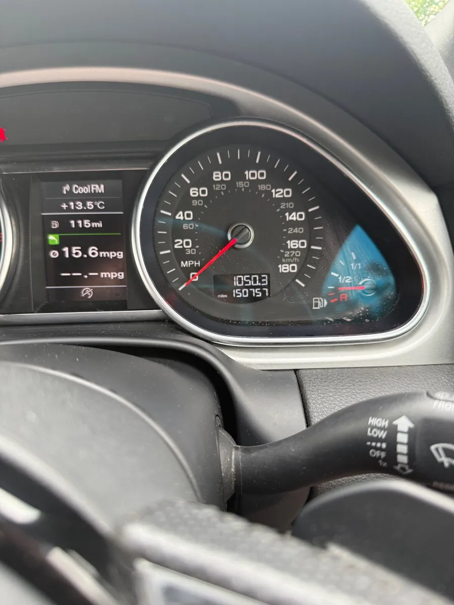 Audi Q7 2013 - Image 1