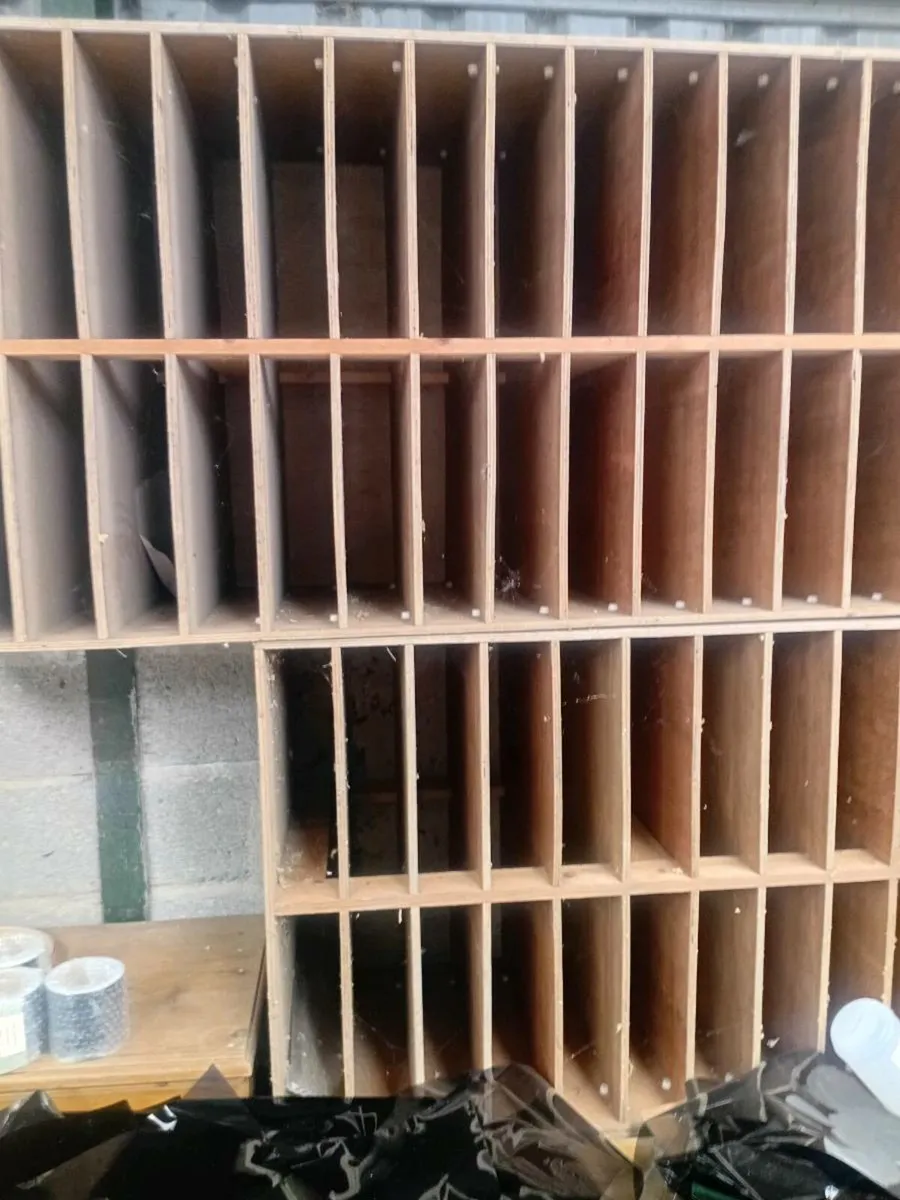 Ply shelving