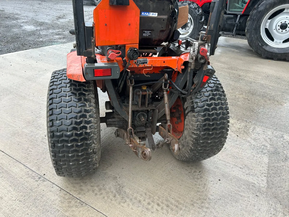 Kubota B2400 Compact Tractor - Image 4