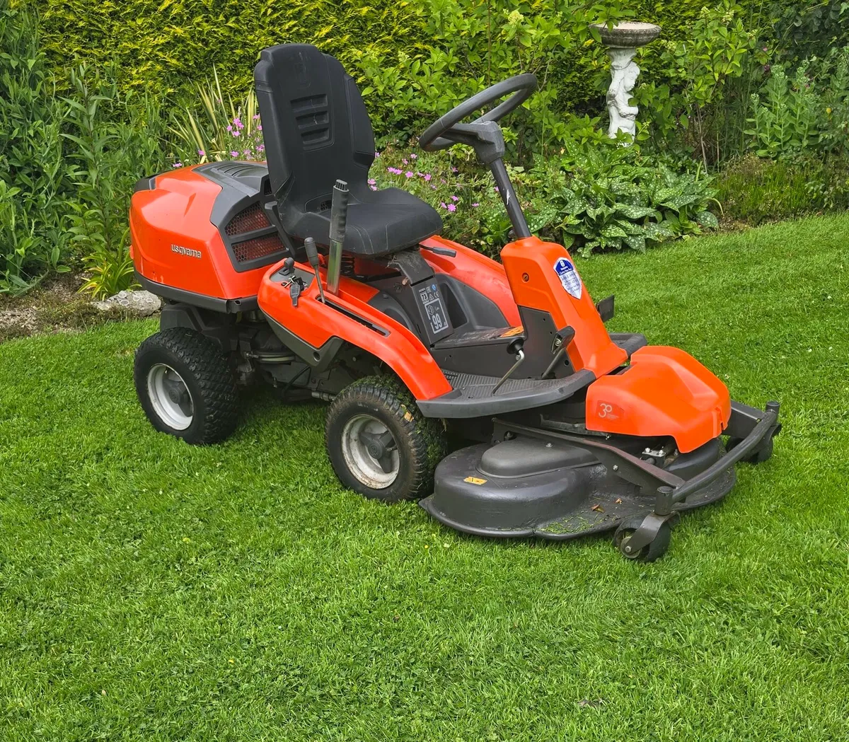 Husqvarna 4x4 R320AWD - Image 2