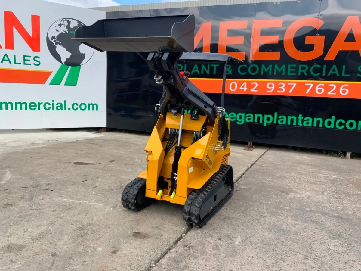 BISON TEK  COMPACT SKID STEER LOADER.....1536. - Image 3