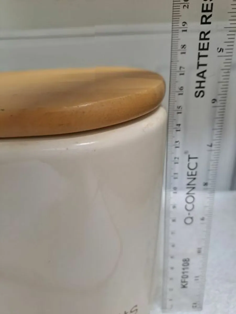 Vintage Mindy Brownes biscuit container - Image 3