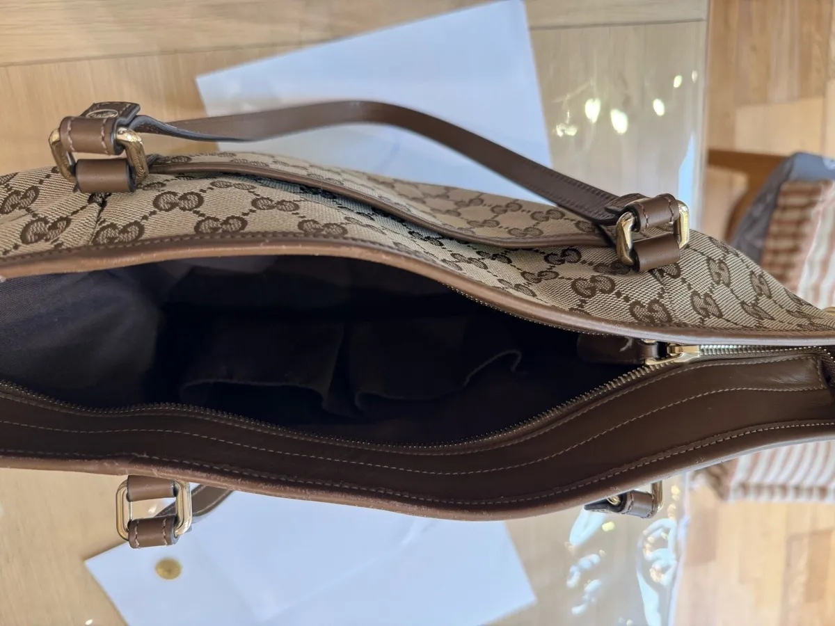 Gucci tote bag for sale - Image 4
