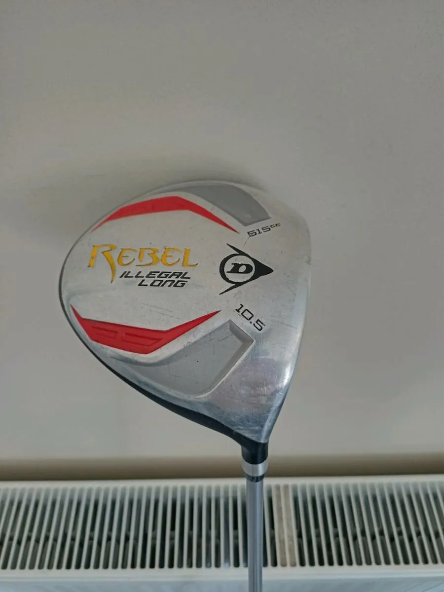 Dunlop golf driver. Right handed club. - Image 1